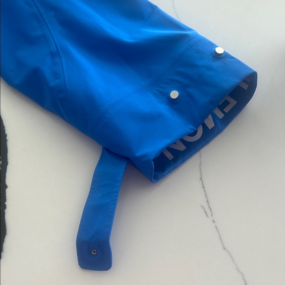 EUC lululemon athletica Vibrant Blue Lightweight Hooded Utility Jacket - Picture 5 of 5